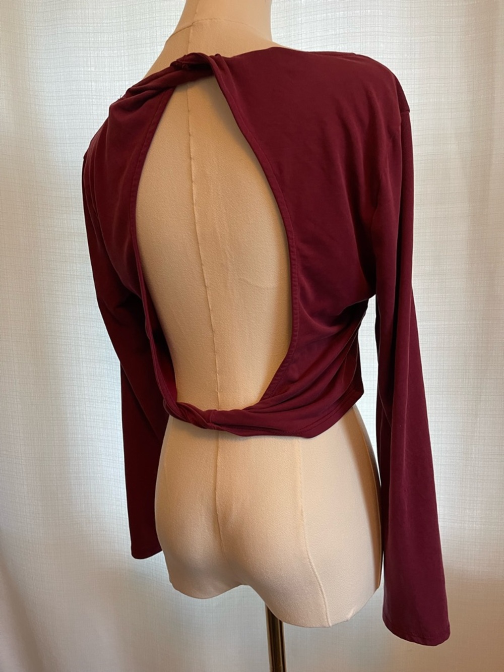 Urban Outfitters Silence + Noise Scarlet Twist open Back Crop Top - Burgundy